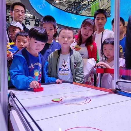 智慧文旅热门项征迈科技青少年智慧校园桌上冰球对战机器人 自动对打机器 冰球互动娱乐设备 AI人机对抗