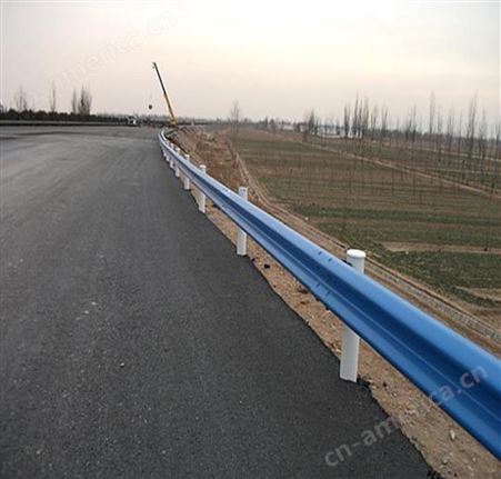 波形护栏防撞板高速一级二级公路护栏支持定做量大从优